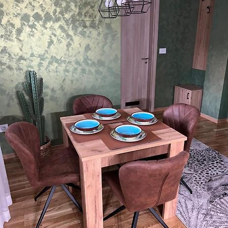 Jungle Lux Apartment Čačak Extérieur photo
